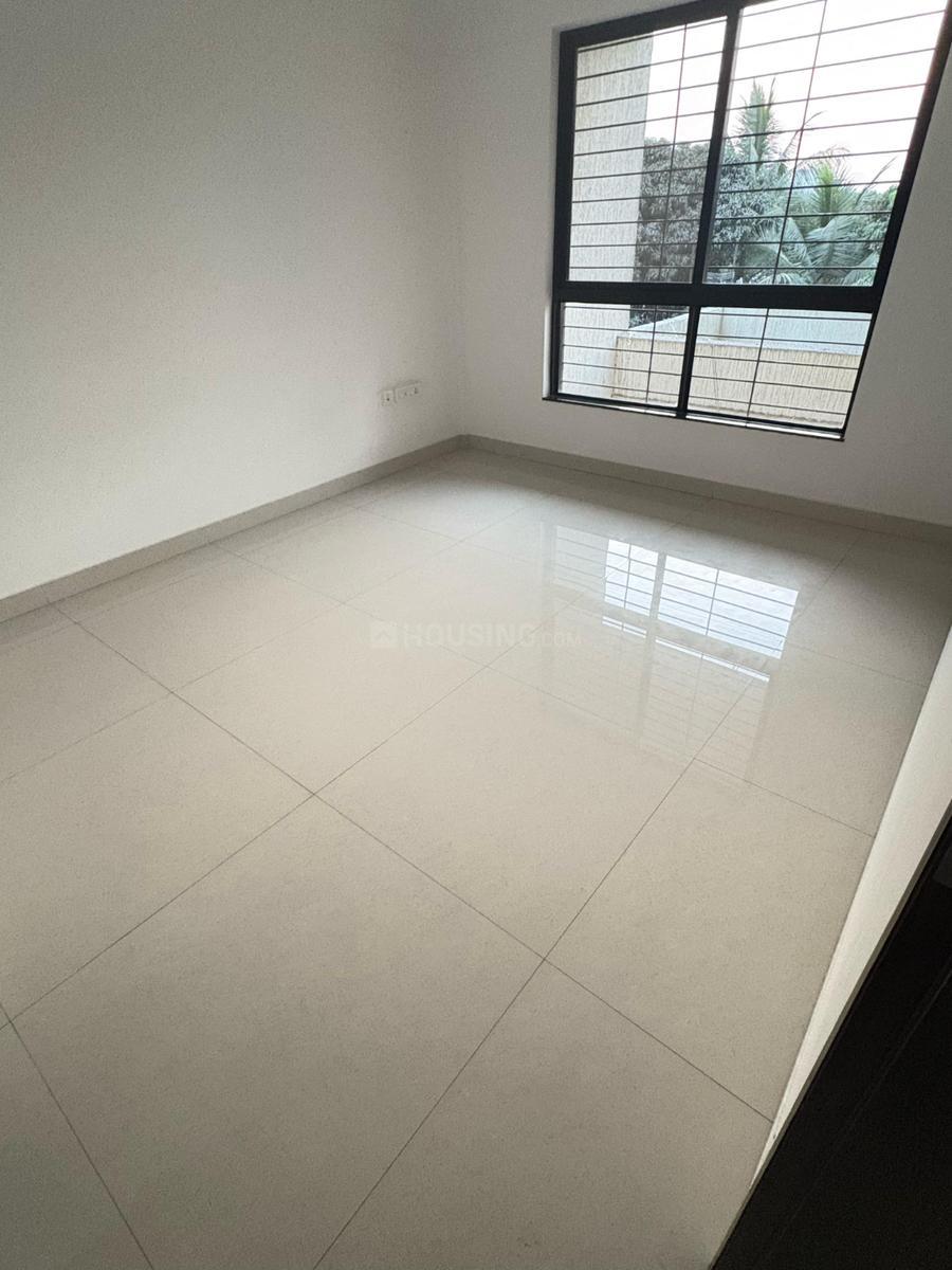 2 BHK + Servant Room 1000 Sq.Ft. Apartment in Amit Astonia Royale