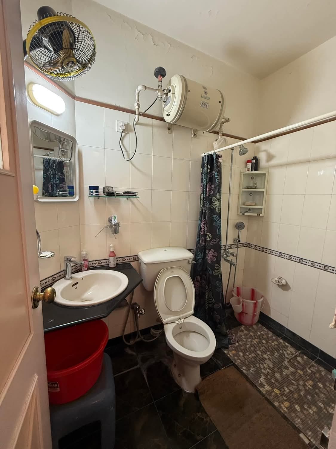 3 BHK + Extra Room 1350 Sq.Ft. Apartment in Clover Heights