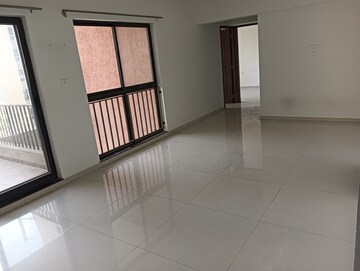 Room in 3 BHK Apartment at Shapoorji Pallonji Sensorium, Hinjewadi – for Rent