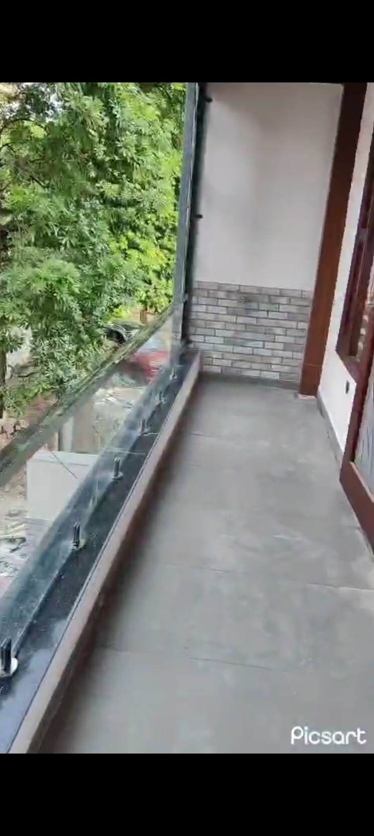 Balcony, swaran jayanti puram 4 Bedroom 200 Sq.Mt. Builder Floor In Swaran Jayanti Puram Ghaziabad 9205007