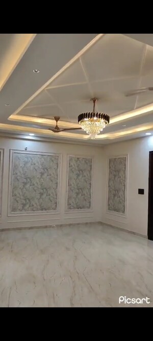 4 BHK Builder Floor For Sale in Swaran Jayanti Puram