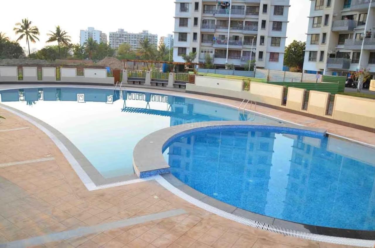 2 BHK + Servant Room 1000 Sq.Ft. Apartment in Amit Astonia Royale
