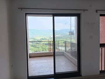 Room in 3 BHK Apartment at Shapoorji Pallonji Sensorium, Hinjewadi – for Rent