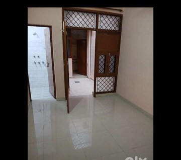 Room in 3 BHK Independent House at Gomti Nagar – for Rent