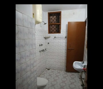 Bathroom in 3 BHK Independent House at Gomti Nagar – for Rent