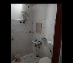 Bathroom in 3 BHK Independent House at Gomti Nagar – for Rent