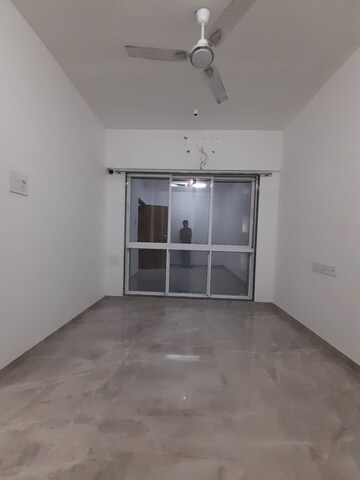 Room in 1 BHK Apartment at Goregaon West – for Rent