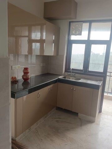 Kitchen in 4 BHK Apartment at Sagar Kunj Apartments, Sector 9a – for Rent