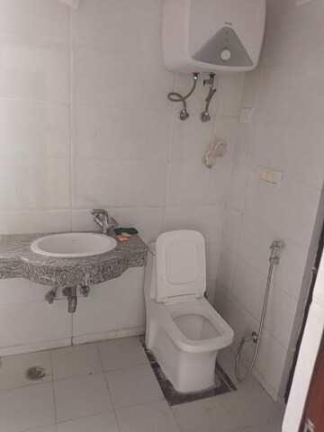 Bathroom in 4 BHK Apartment at Sagar Kunj Apartments, Sector 9a – for Rent