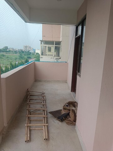 Balcony in 4 BHK Apartment at Sagar Kunj Apartments, Sector 9a – for Rent