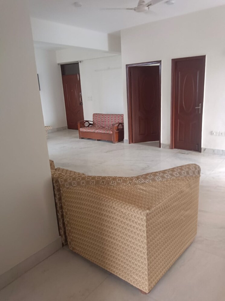 Bathroom, sagar-kunj-apartments 4 Bedroom 1980 Sq.Ft. Apartment In Sector 9a Gurgaon 9205182