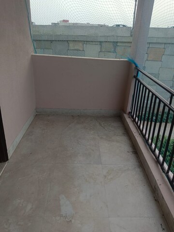 Balcony in 4 BHK Apartment at Sagar Kunj Apartments, Sector 9a – for Rent