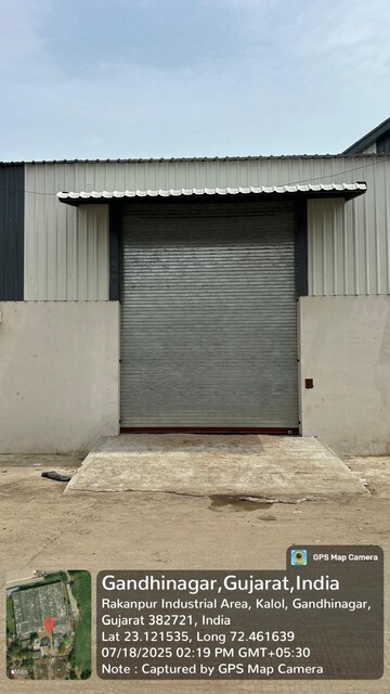 Room in  Warehouse at Santej – for Rent