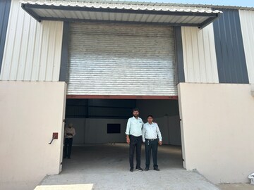 Room in  Warehouse at Santej – for Rent