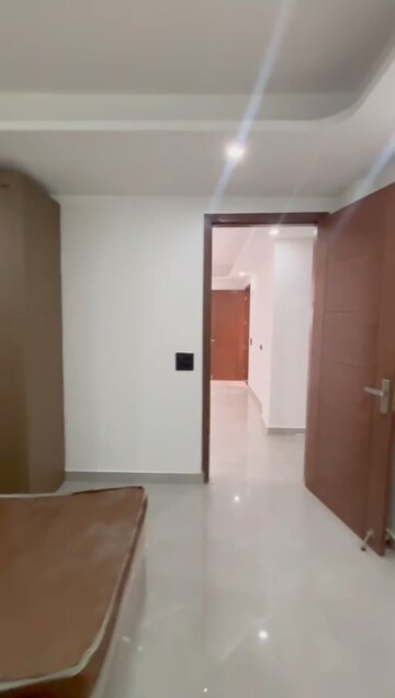 Room in 3 BHK Builder Floor at Saket – for Rent