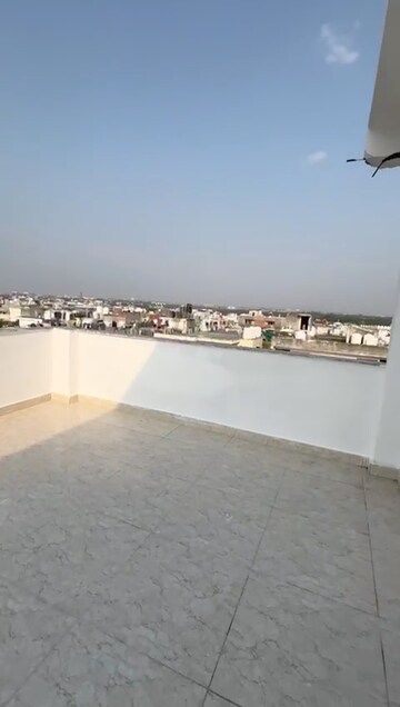 Swimming Pool in 3 BHK Builder Floor at Saket – for Rent