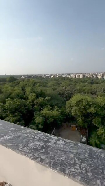 Master Bedroom in 3 BHK Builder Floor at Saket – for Rent
