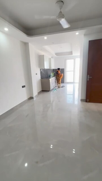 Room in 3 BHK Builder Floor at Saket – for Rent
