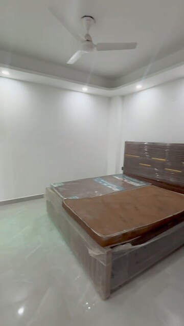 Furnished Amenities in 3 BHK Builder Floor at Saket – for Rent