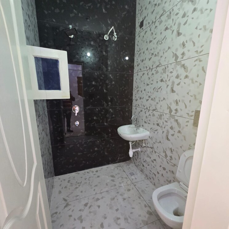 Bathroom, kharar kurali highway 4 Bedroom 1800 Sq.Ft. Independent House In KharaR Kurali Highway Mohali 9205197