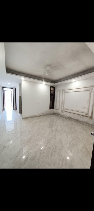 Room in 1 BHK Builder Floor at Saket – for Rent