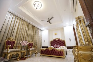 Bedroom in 6 BHK Independent House at Sector 79 – for Sale