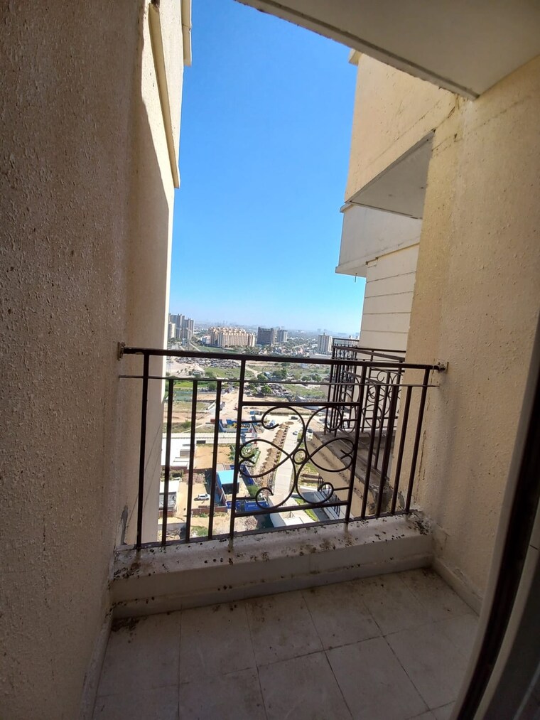 Balcony, signature-the-millennia-2 2 Bedroom 700 Sq.Ft. Apartment In Sector 37d Gurgaon 9206936
