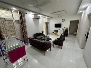 Master Bedroom in 2 BHK Builder Floor at Saket – for Rent