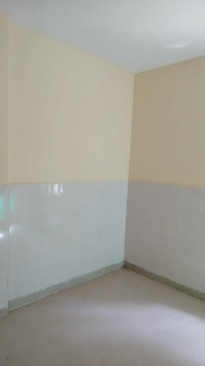 Room in 1.5 BHK Apartment at Sector 10 Greater Noida – for Sale