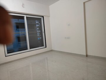 Room in 3.5 BHK Apartment at Je and Vee Madhuban, Malad East – for Rent