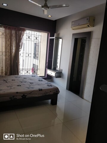Bedroom in 2 BHK Apartment at Windermere CHS Andheri West, Andheri West – for Rent