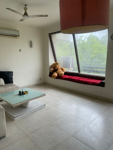 Room in 3 BHK Builder Floor at Saket – for Sale