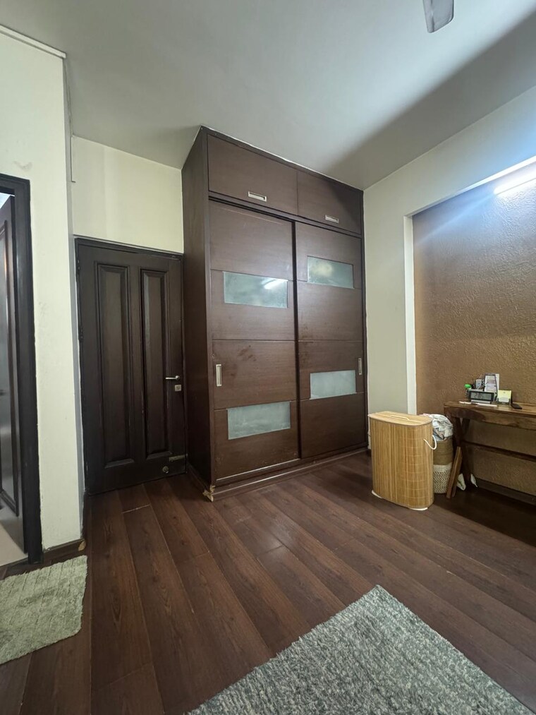 Room, saket 3 Bedroom 200 Sq.Yd. Builder Floor In Saket Delhi 9205773