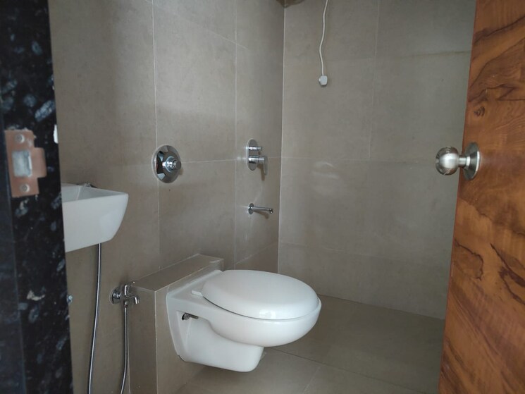 Bathroom, je-and-vee-madhuban 2 Bedroom 653 Sq.Ft. Apartment In Malad East Mumbai 9205776
