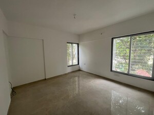 Room in 4 BHK Apartment at Kothrud – for Sale