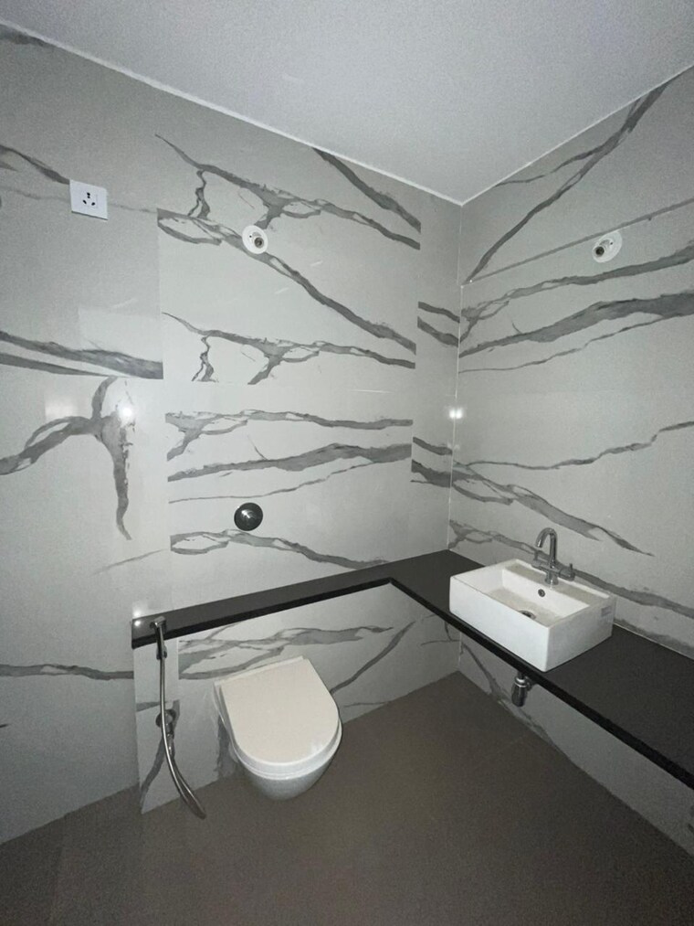 Bathroom, kothrud 4 Bedroom 2410 Sq.Ft. Apartment In Kothrud Pune 9205802