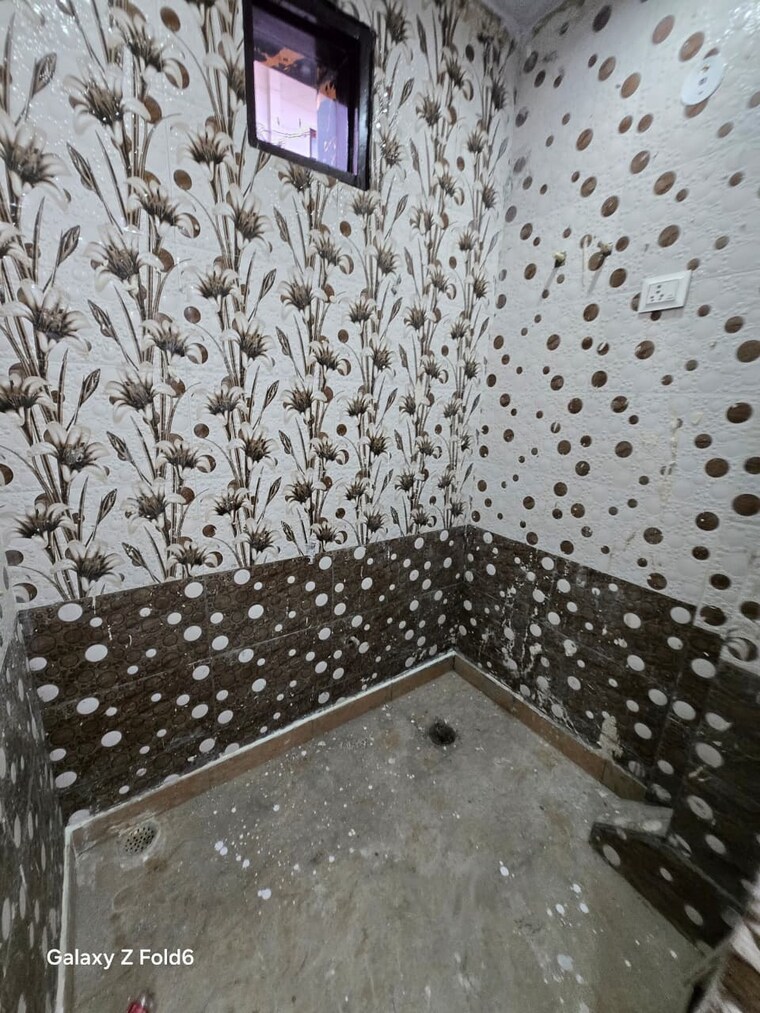 Bathroom, uttam nagar west 1 Bedroom 400 Sq.Ft. Builder Floor In Uttam Nagar West Delhi 9205818