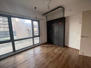 Room in 3 BHK Apartment at Imperial Heights Goregaon West, Goregaon West – for Rent