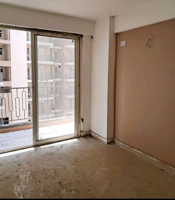 Room in 4 BHK Apartment at DLF The Arbour, Sector 63 – for Sale