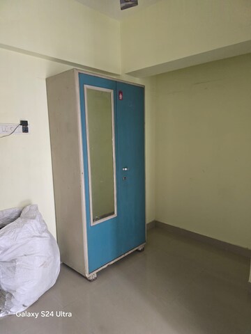 Room in 2 BHK Apartment at Runwal Garden City, Balkum Pada – for Rent