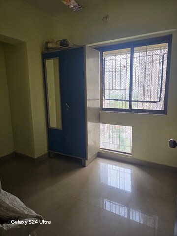 Room in 2 BHK Apartment at Runwal Garden City, Balkum Pada – for Rent