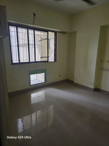 Room in 2 BHK Apartment at Runwal Garden City, Balkum Pada – for Rent