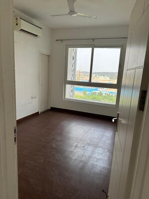 Room in 3 BHK Apartment at Mapsko Mount Ville, Sector 79 – for Sale
