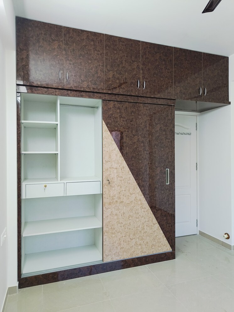 Room, goyal-orchid-piccadilly 2.5 Bedroom 1371 Sq.Ft. Apartment In Thanisandra Main Road Bangalore 9206011