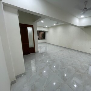 Room in 3 BHK Apartment at Santacruz West – for Sale
