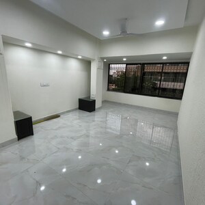 Room in 3 BHK Apartment at Santacruz West – for Sale