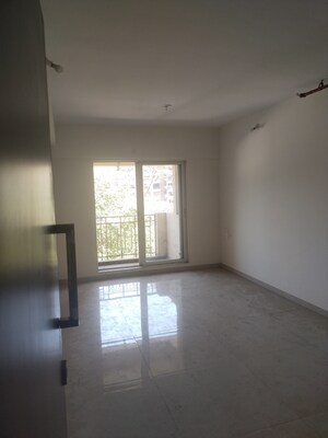 Room in 3 BHK Apartment at Hubtown Greenwoods, Vartak Nagar – for Sale