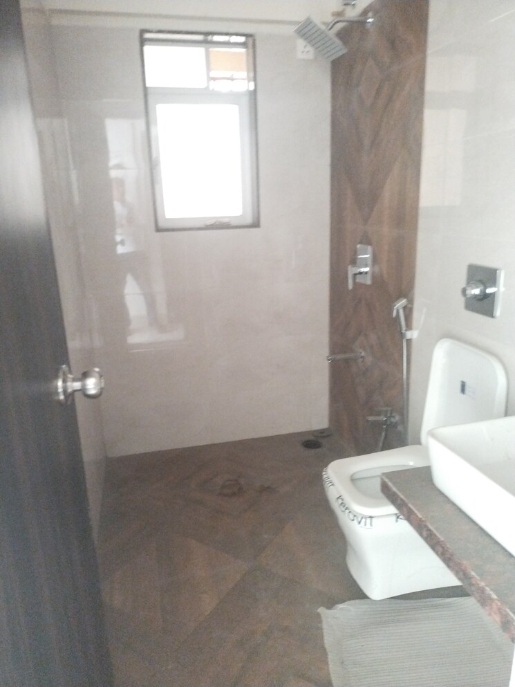 Bathroom, hubtown-greenwoods 3 Bedroom 672 Sq.Ft. Apartment In Vartak Nagar Thane 9206044