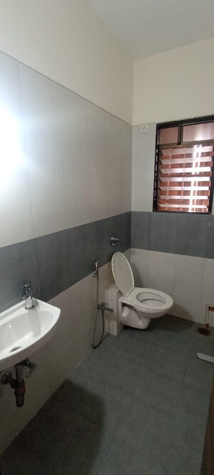 Bathroom in 2 BHK Apartment at Rashi Tower, Goregaon East – for Sale