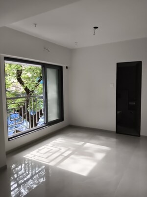 Room in 2 BHK Apartment at Vile Parle West – for Rent